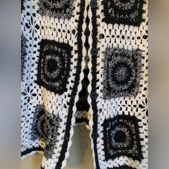 Handmade Vintage Granny Square Cardigan Crochet size medium? Lightweight spring - Picture 3 of 7